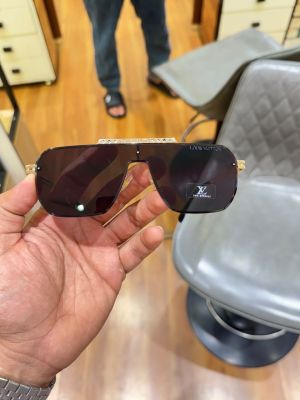 Loui vuitton 24027 gold black