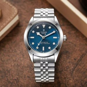 Tudor Black Bay Mens Quartz Analog Watch
