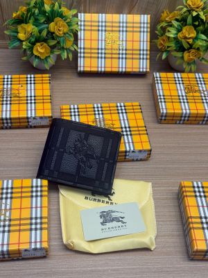 BURBERRRY WALLET V975