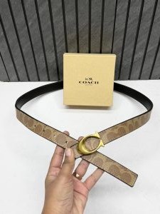 Coacch 82 Womans Wallet With Original Box & DustCover