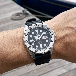 Seiko Diver Sports 5 Quartz Black Silver