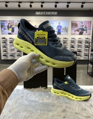 max cushioning glide step advert hands free slip ins mens sneaker