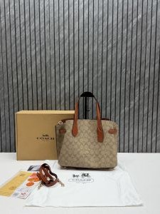 Coacch Hanna CarryAll Medium Satchel Bag With Original Box & DustCover