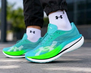Under Armouurr Velociti Elite Bright Green 749