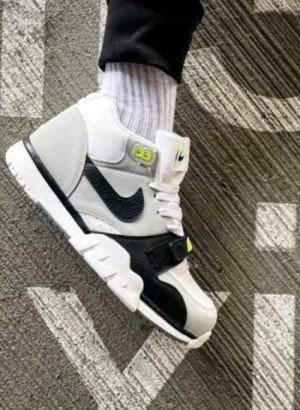 nikkee air trainer 1 white black volt sale