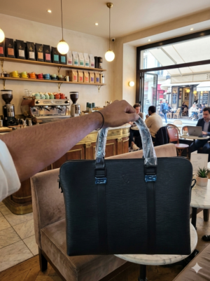 Lv vuitton Laptop Bag with Dust Cover premium quality