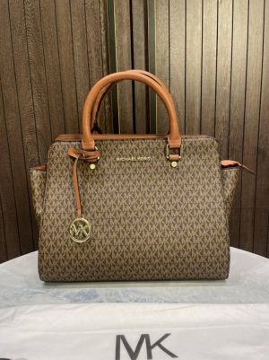 Michael_Kor Handbag SELMA SATCHEL with extra sling belt and dust cover 801