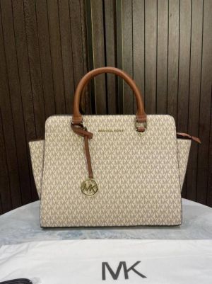 Michael_Kor Handbag SELMA SATCHEL with extra sling belt  and dust cover 802