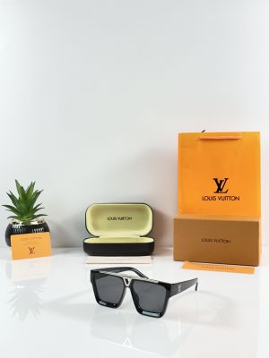 Louis Vuitton 1502 Silver Black