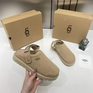 UGG Goldenstar Slides Sandal Clogs Sand