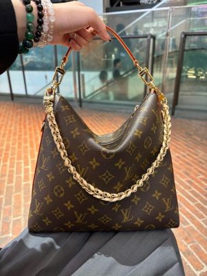 Louis vuitton multipaas handbag with box 5151