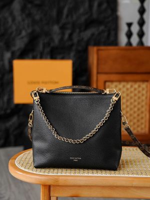 Louis vuitton multipaas handbag with box 5152