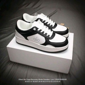 ALO YOGA RECOVERY BLACK WHITE