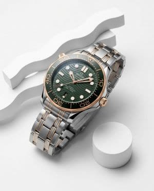Omegg_a Seamaster Diver 300M Automatic 2Ton-Copper-green 