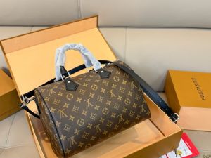 Louis Vuitton Monogram Speedy handbag featuring signature leather bag premium quality with original box packing 