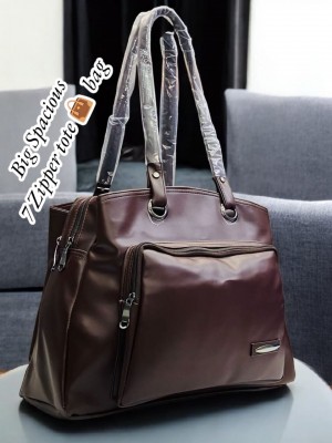 BIG SPACIOUS TOTE BAG