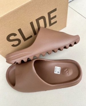 Adida.s Yeezy Slide Flax UA