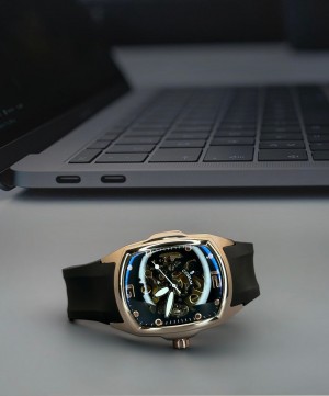  CORUM Fibar Gold belt Watch