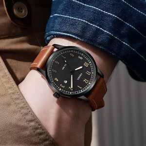 The  fs5590 forrester is a stylish mens wristwatch that blends classic design with modern functionality offers a versatile look suitable for both casual and formal occasions. 