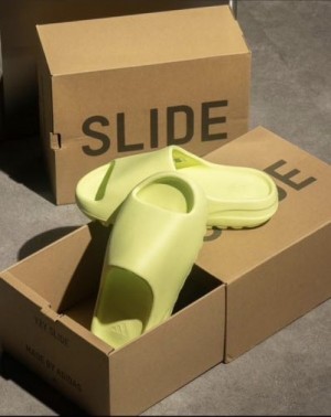 Adida.s Yeezy Slide Glow Green UA