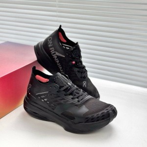 On_Cloud Boom Strike Sneakers - Black
