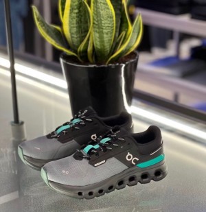 On_ Cloudrunner 2 Grey Black