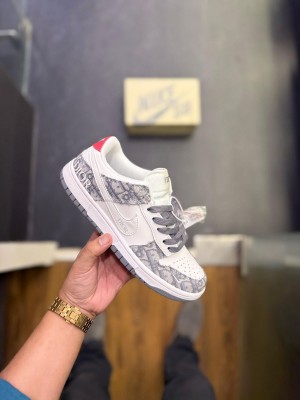 Sb dunk low Di_or new
