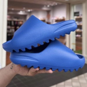 Adida.s Yeezy Slide Azure UA