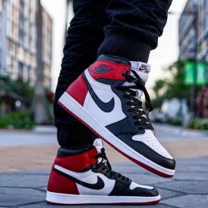 Air Jordan 1 Retro High Black Toe (02)(05)(12)(01)