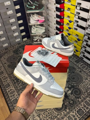 Ni_ke sb dunk low light carbon