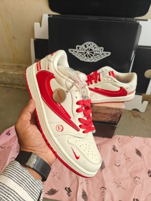 Ni_ke traviss scott x e air jordan 1 low x supreme 