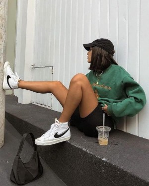 Wmn Ni_ke blazer mid for her 