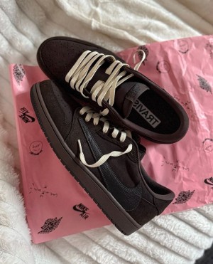 Travis Scott x Air Jordan 1 Low Velvet Brown
