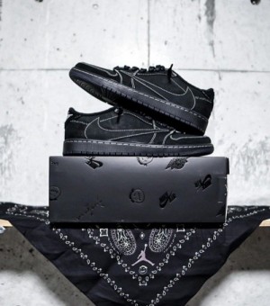 Travis Scott x Air Jordan 1 Low OG Black Phantom