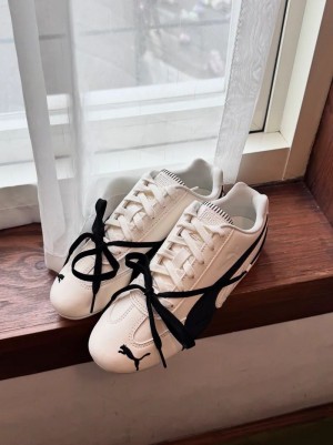 P_UMA SPEEDCAT PRM X ROSIE WHITE