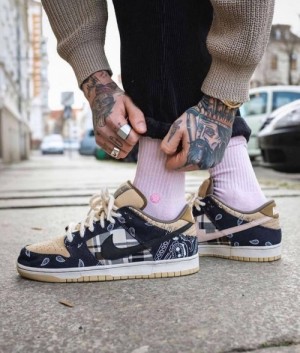 NIKE SB DUNK LOW CACTUS JACK BANDHANA