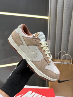 Ni_ke  sb dunk low medium curry 