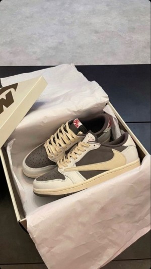 Jordan 1 Retro Low OG SP Travis Scott Reverse Mocha Suede Quality 