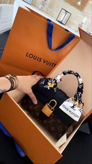   Louis Vuitton bag
