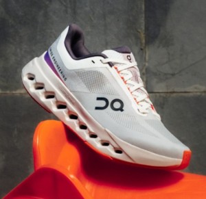On_Cloud surfers Next running trainers in white and red