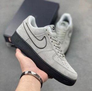 Ni_ke airforce 1 suede grey black
