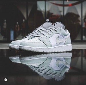 Air Jordan Retro 1 Low Camo Grey