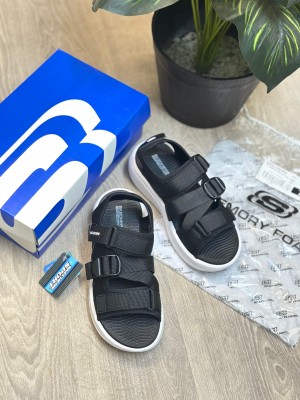  Ske_chers go recover adjustable strap sports sandal