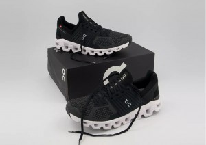 ON Cloudswift Trainers Black Rock 