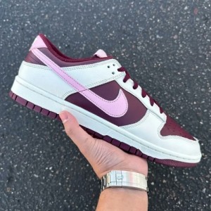 NIK E SB Dunk Low Valentine s Day