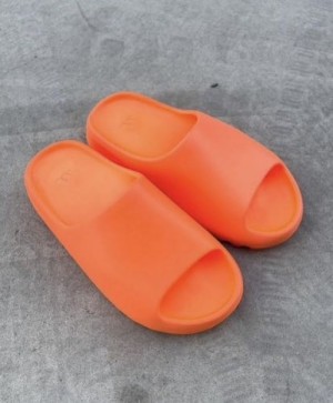 Adida.s Yeezy Slide Enflame Orange UA