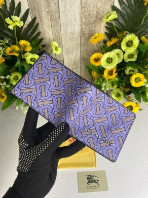 BURBERR_Y COMES WITH BRAND BOX